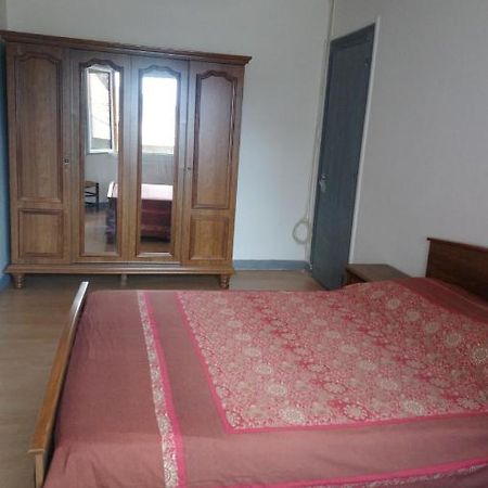 Sancoins Hebergement Pour 2 Personnes,1 Chambres, Salon, Salle A Manger, Grand Garage Possibilite D'Un Lit 1 Personne Supplementaire Pour 15 Euros מראה חיצוני תמונה